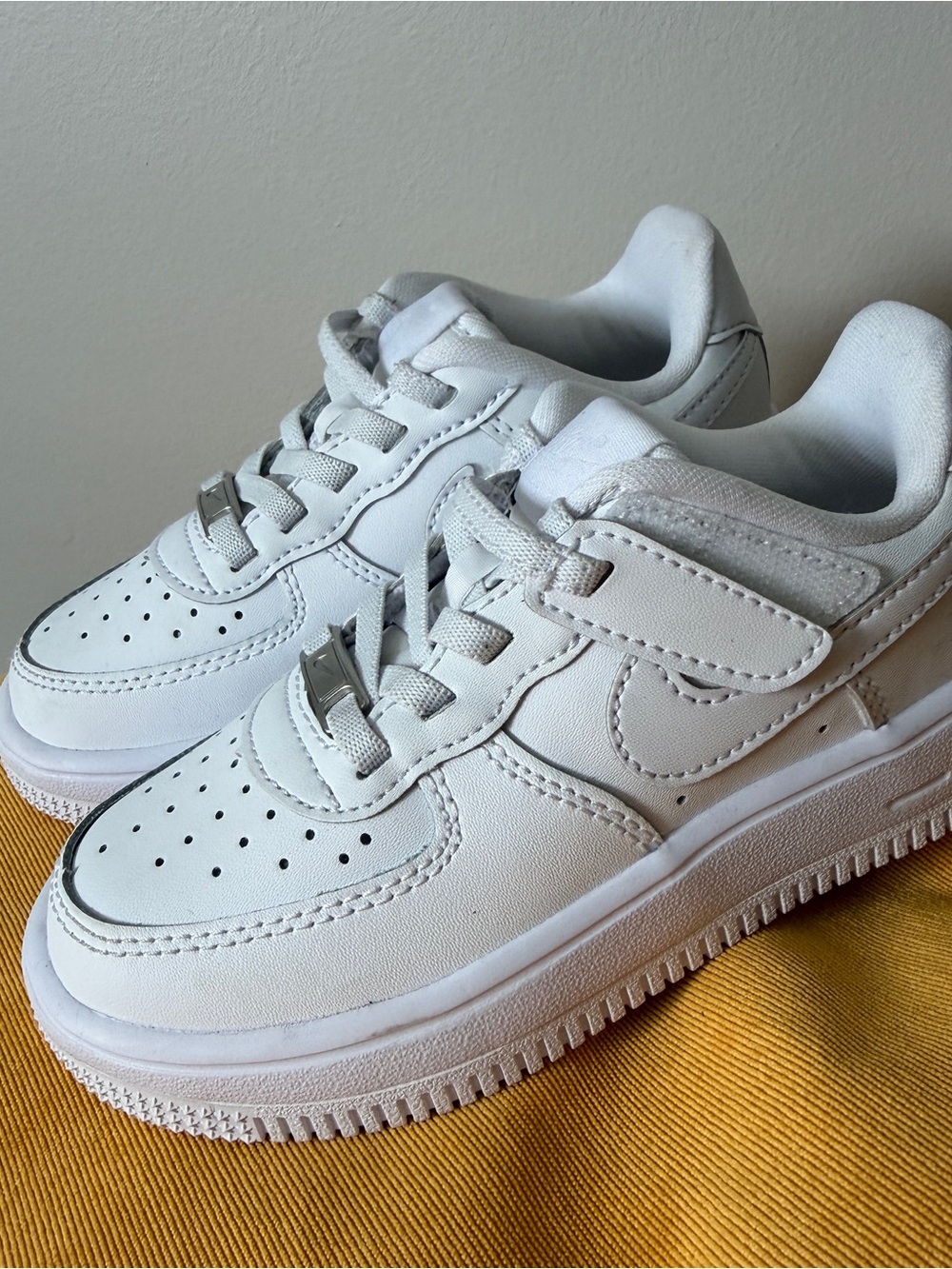Nike Toddler White Force 1 Sneakers with Velcro Strap